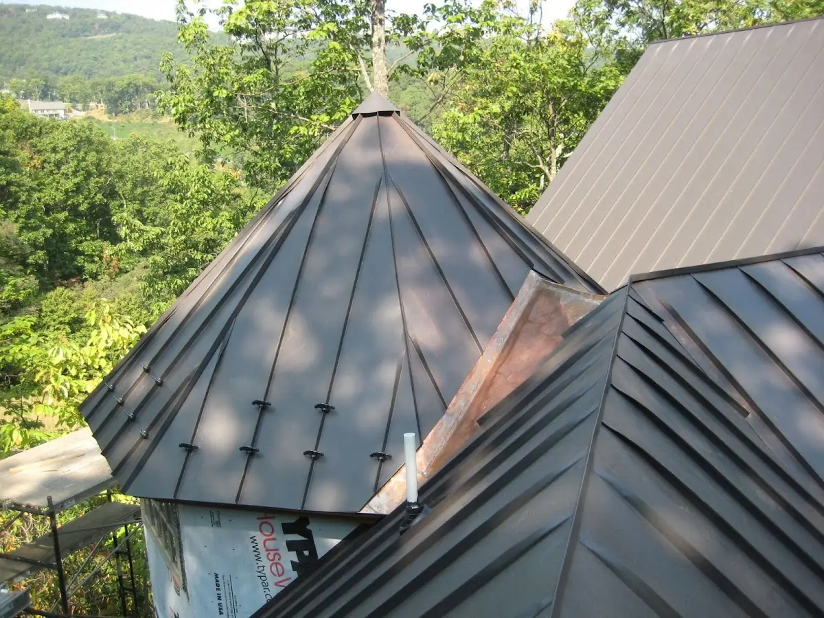 Professional Roof Tarp Installation by Craftsman Roofing in Countryside
